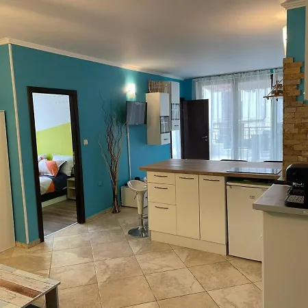 Aпартамент в *